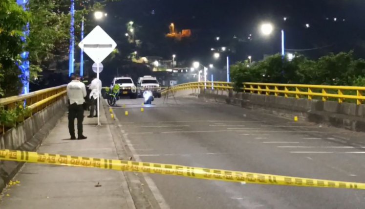 Todo un misterio tras ataque sicarial que dejó un muerto en el puente San Rafael de CúcutaTodo un misterio tras ataque sicarial que dejó un muerto en el puente San Rafael de Cúcuta