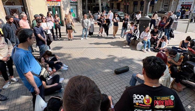 La radio: protagonista en el apagón de España. Foto tomada de la cuenta de X @polcorredoira