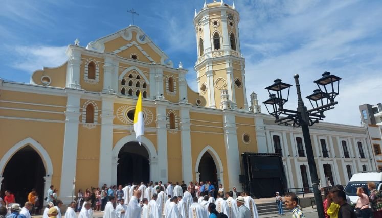 El obispo de la diócesis de Ocaña insta a los grupos alzados en armas a buscar el camino de la reconciliación.