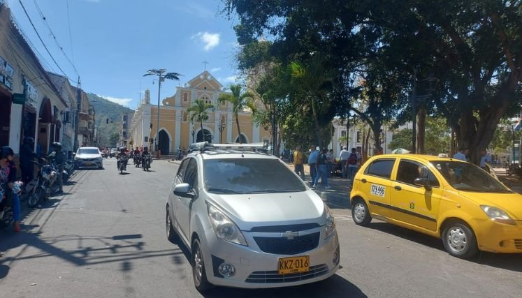 En Ocaña se adoptan nuevas medidas para controlar el caos vehicular y la contaminación ambiental.