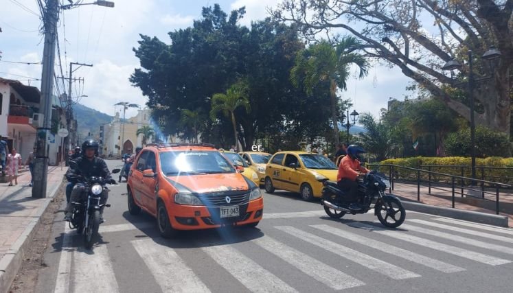 En Ocaña se adoptan nuevas medidas para controlar el caos vehicular y la contaminación ambiental.