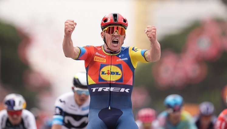Mads Pedersen ganó la primera etapa del Giro de Italia 2025