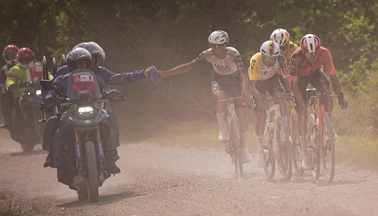 Una gran etapa hicierion Egan Bernal y Brandon Rivera en el Sterrato.