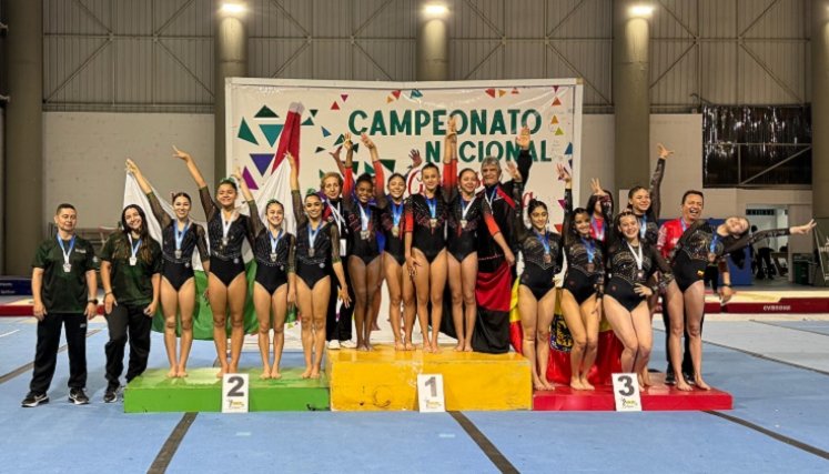 La selección femenina de gimnasia obtuvo la medalla oro por equipos.