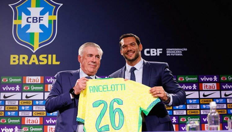Carlo Ancelotti fue presentado como nuevo DT de Brasil