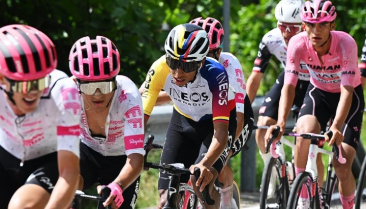 Giro de Italia Egan Bernal es sexto en la general del Giro.