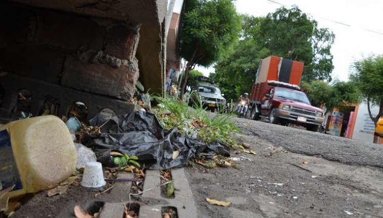 ALCANTARILLA-BASURA