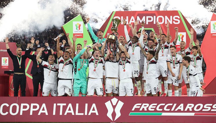 Bolonia campeón de la Coppa de Italia. 