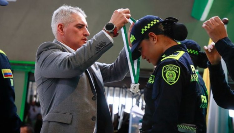 Condecoración de policías. 