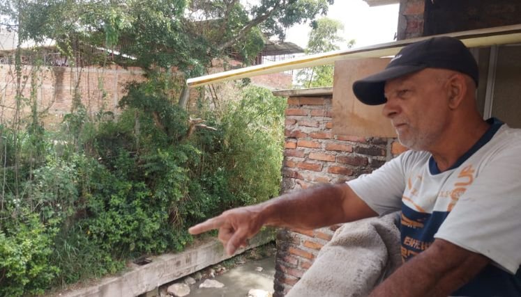 Ribereños solicitan a la Unidad Nacional de Gestión del Riesgo arreglar la canalización y remediar el problema en el emisario de aguas negras.