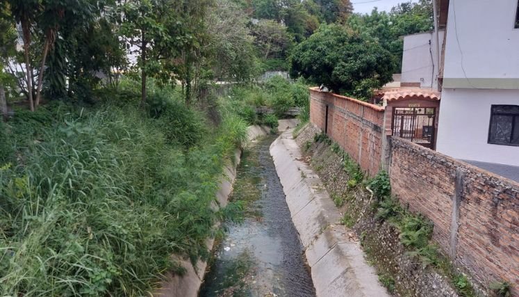 Ribereños solicitan a la Unidad Nacional de Gestión del Riesgo arreglar la canalización y remediar el problema en el emisario de aguas negras.