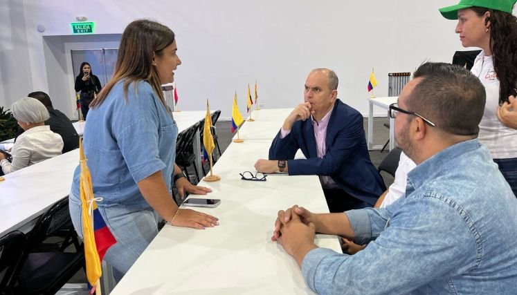 Con el firme propósito de estrechar lazos de comercialización emprendedores de Ocaña participan en el Primer Congreso en Caracas, Venezuela.