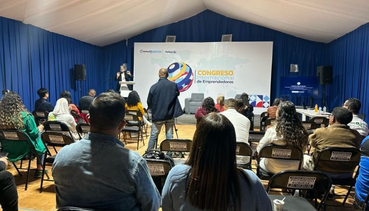 Con el firme propósito de estrechar lazos de comercialización emprendedores de Ocaña participan en el Primer Congreso en Caracas, Venezuela.