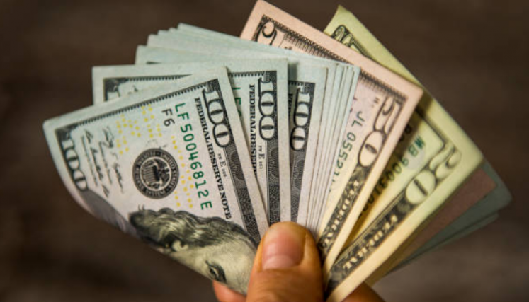 Dolares