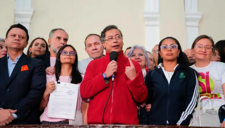El senado discutirá la conveniencia de la consulta popular