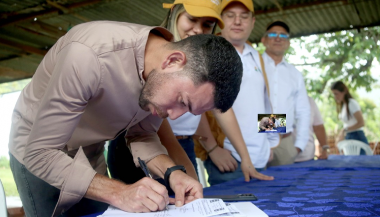 Entrega de tierras a firmantes de paz.