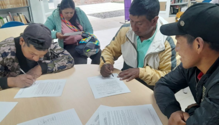 Firmantes de paz.