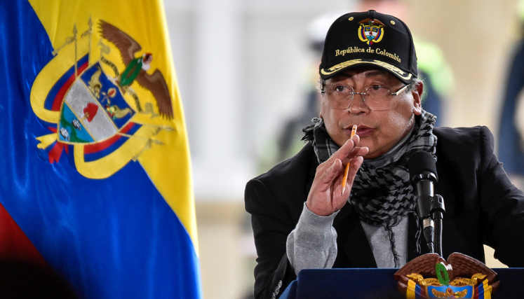 Gustavo Petro podría decretar consulta popular
