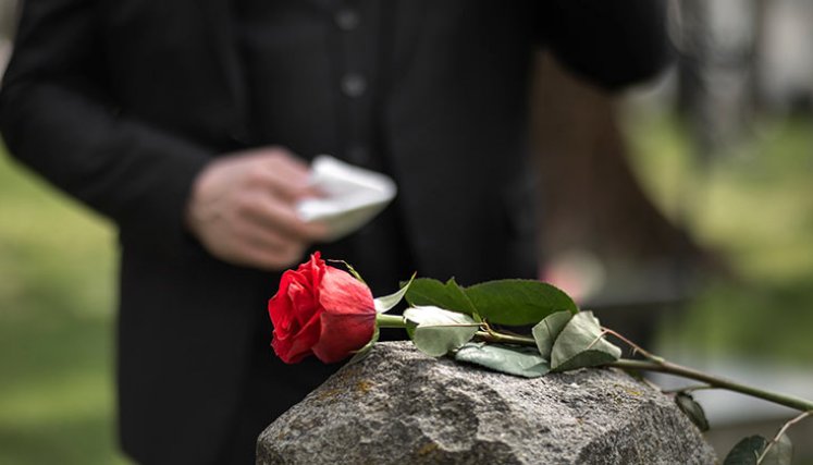 La muerte avisa antes de llegar