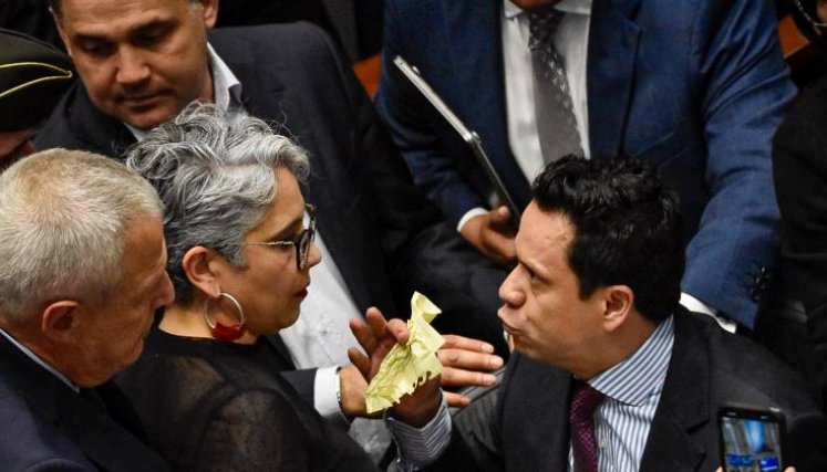 Acalorada votación de la Consulta Popular en el Senado./Foto Colprensa
