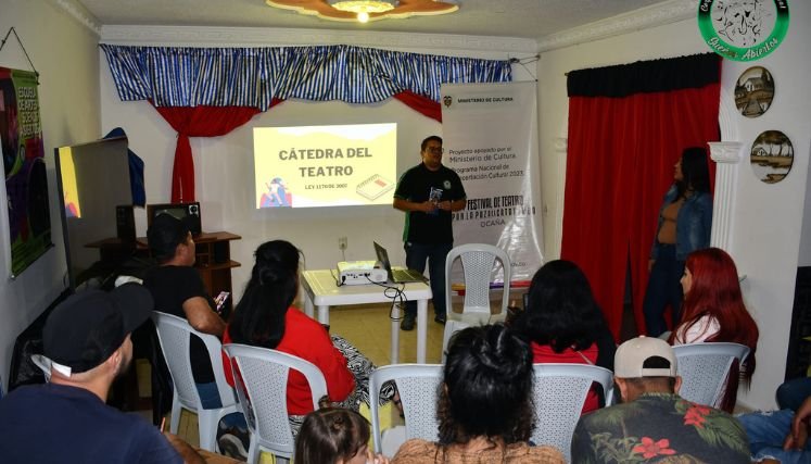 Las escuelas de formación artísticas llegan a los barrios de la ciudad para descubrir talentos.