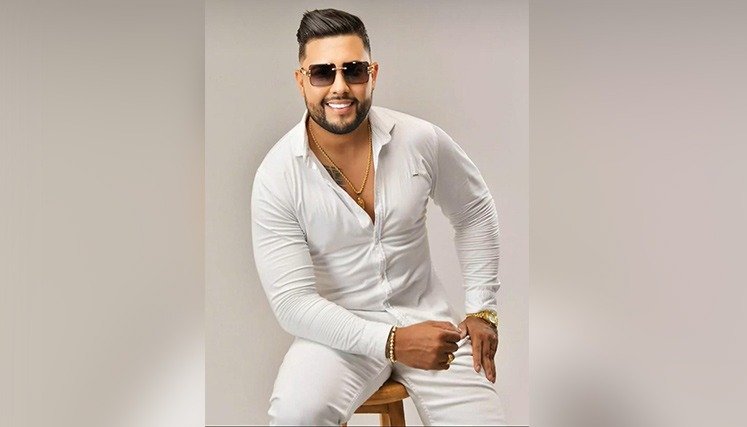 El cantante guajiro Alex Diaz hace un homenaje a las madres con su nuevo sencillo. 