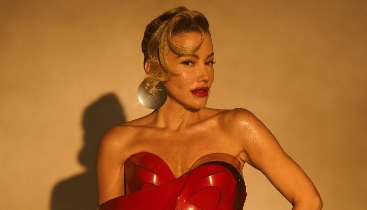 Fanny Lu lanza ‘Una Vida Bien Vivida’ y celebra 20 años de música con un himno de empoderamiento.