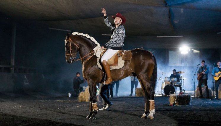 El 2024 fue un año de trote firme para Pepe Guerrero, la voz paisa que deja huella con su sencillo ‘Cachos’ en escenarios de toda Colombia y más allá. 