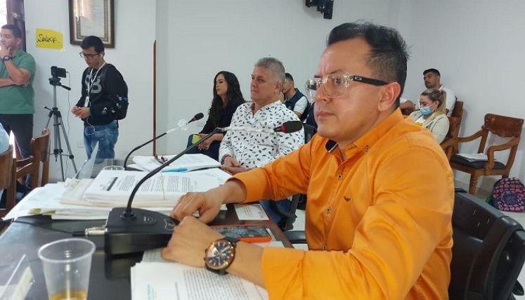 Cuatro años después, el concejal que le pegó a la compañera sentimental fue suspendido por la Procuraduría Provincial de Ocaña.