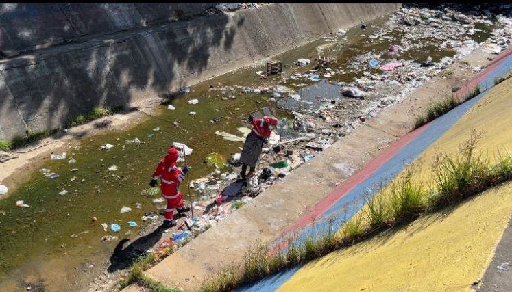 Limpieza de Canal de Bogotá