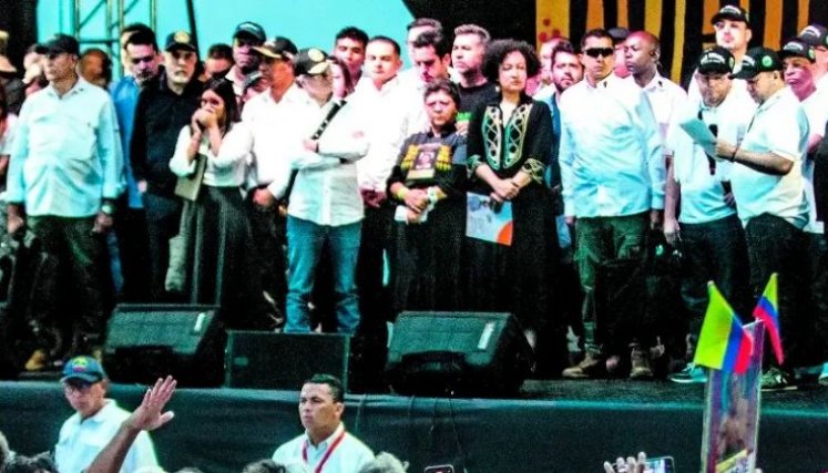 PETRO EN MEDELLIN. 