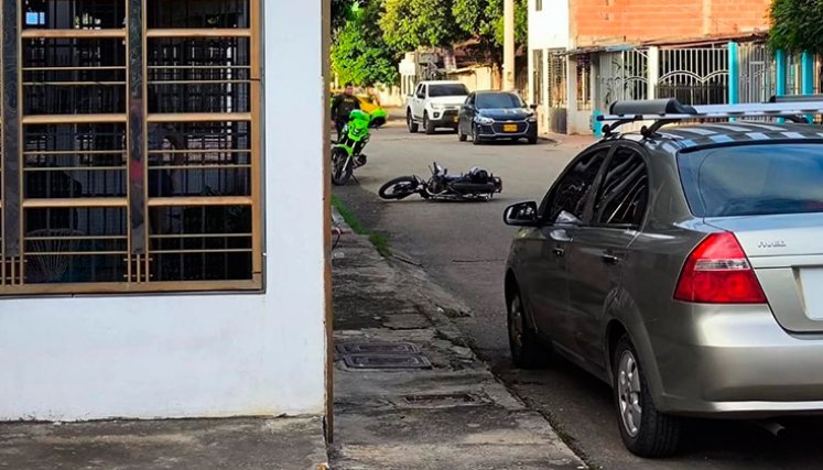 La Policía incautó el arma del atacante y la moto en la que se movilizaba. / Foto Cortesía