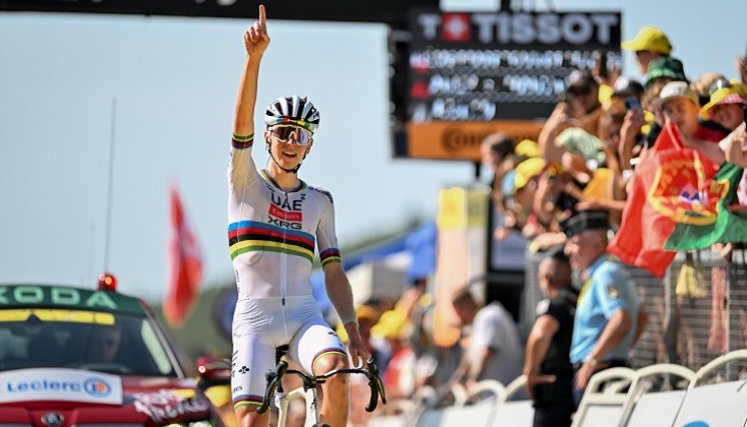 El esloveno Tadej Pogacar obtuvo su tercera victoria en el  Tour de Francia.