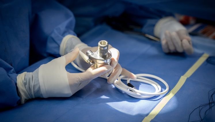 Un gran logro alcanza los especialistas del Instituto Cardiovascular de Floridablanca, Santander, al implantar el primer corazón artificial en América.
