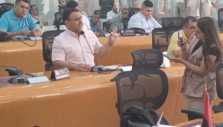 Concejal Jesús Sepúlveda durante su intervención en el control político a Aguas Kpital/Foto Orlando Carvajal Concejal Jesús Sepúlveda durante su intervención en el control político a Aguas Kpital/Foto Orlando Carvajal