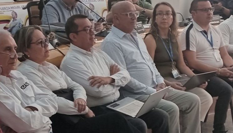 Directivos de Aguas Kpital encabezados por el gerente general Hugo Vergel/Foto Orlando Carvajal/La Opinión Directivos de Aguas Kpital encabezados por el gerente general Hugo Vergel/Foto Orlando Carvajal/La Opinión