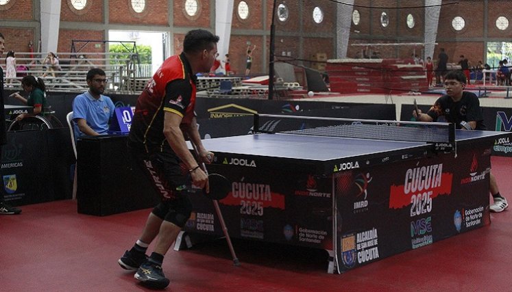 En el coliseo menor el tenis de mesa de inclusivo muestra todo su potencial.
