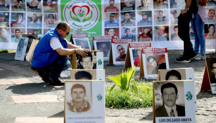 Sentido homenaje a las víctimas de desaparición forzada.