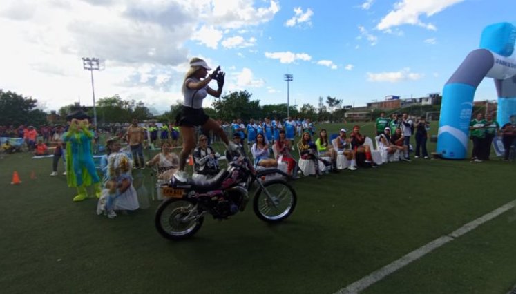 Belleza y deporte se conjugaron en el marco del campeonato 'AK C Juega' de Aguas Kpital y la comunidad/Foto Stefany Peñaloza/La Opinión