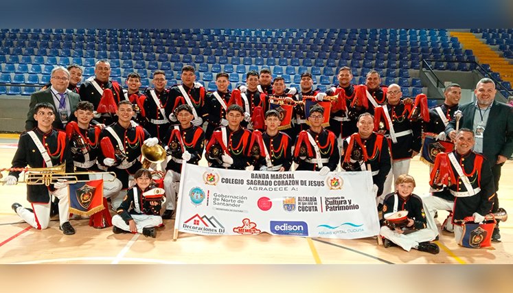 Banda de exalumnos del Colegio Sagrado