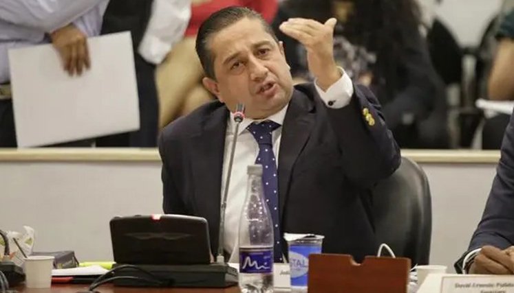 recompensa-de-atentado-a-exsenador