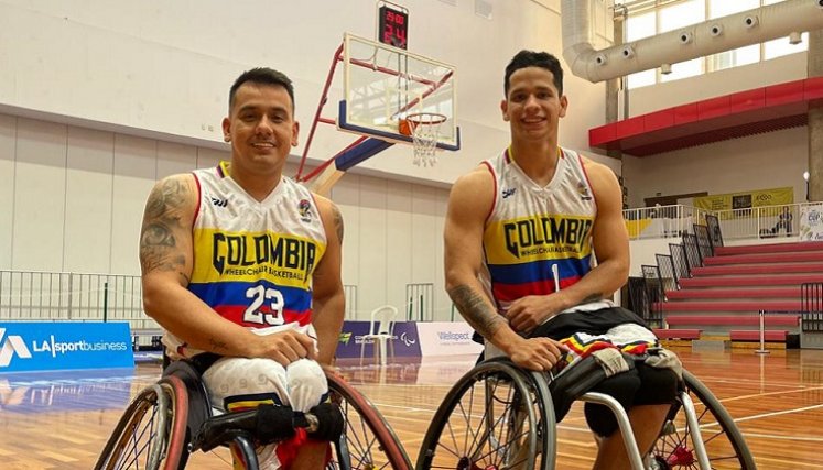 Johan Vargas y Jhan Carlos Quintero, jugadores de la selección Norte y de Colombia de baloncesto en silla de ruedas.
