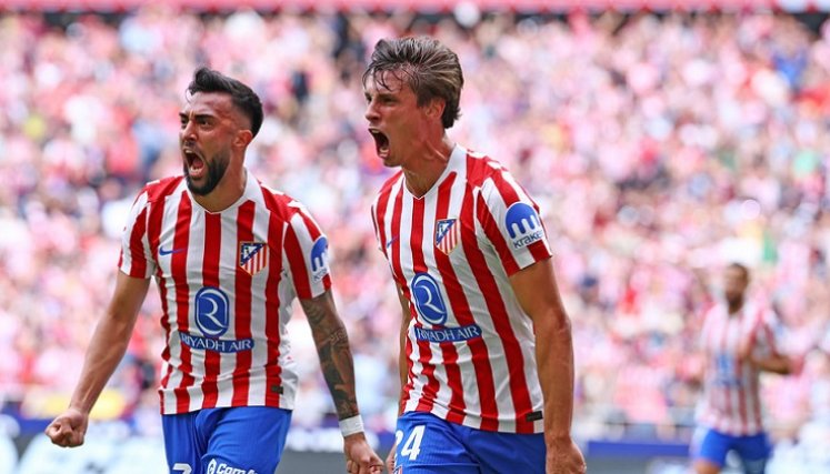 Gran triunfo de los colchoneros ante los merengues en la Liga española.