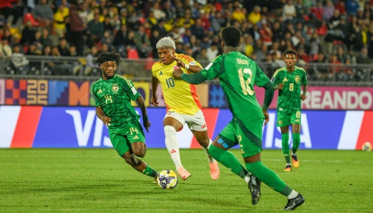 Oscar Perea (10) marcó el gol de la victoria de Colombia sobre Arabia en el debut del Mundial Sub-20 de Chile.