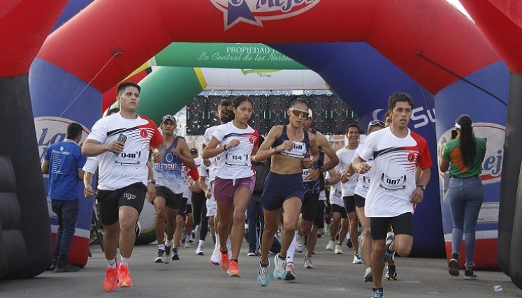 Yajaira Rubio (#068) es la fondista más importante del atletismo rojinegro.