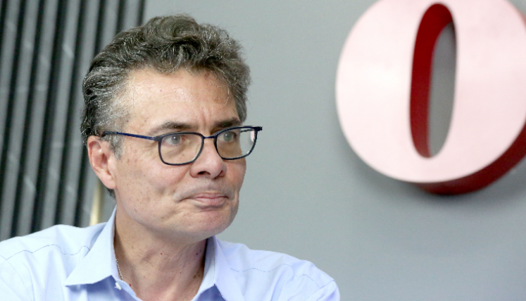 Alejandrp Gaviria podría abandonar la carrera por la precandidatura presidencial.