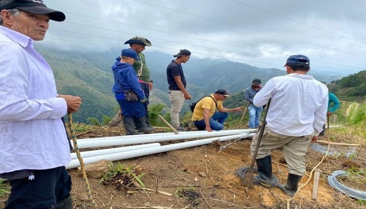 Con el firme propósito de optimizar el servicio de agua potable se adecúan los acueductos en zona rural de Ocaña.