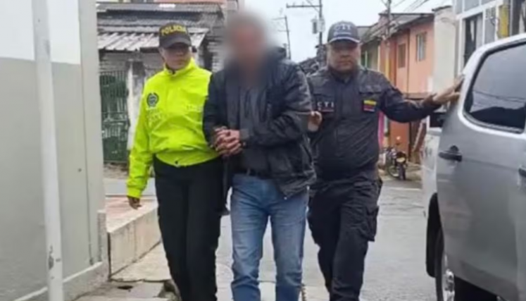 Docente pensionado acusado de drogar y abusar de un menor