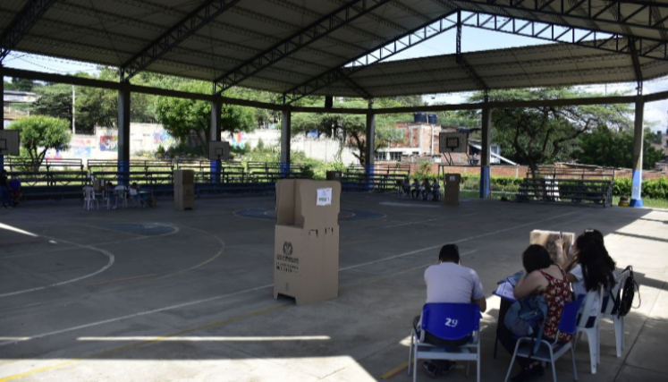 Solitario centro de votación en las elecciones de los Consejos de Juventudes en 2021.