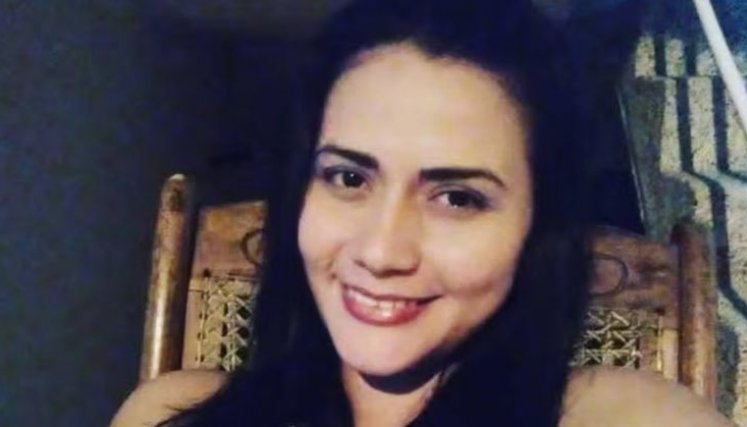 MUJER CUARTO PISO 